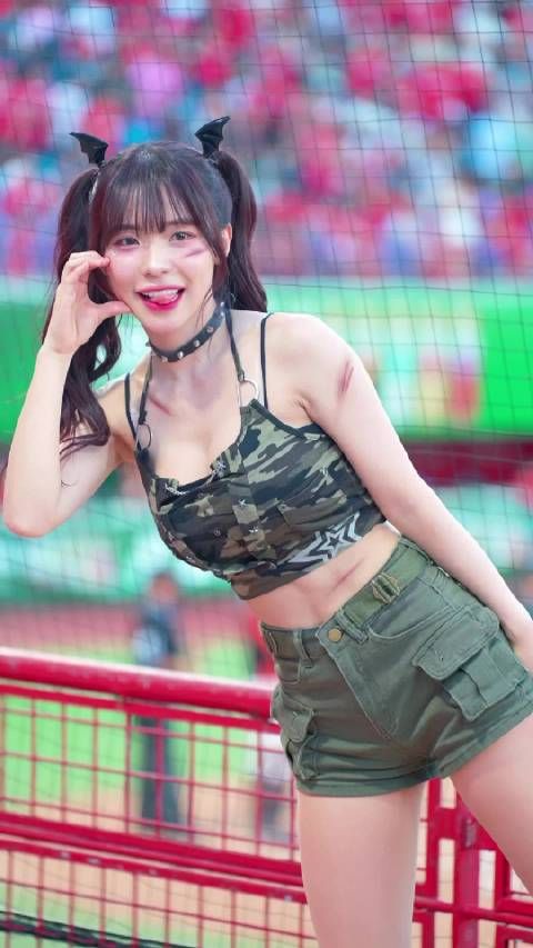在台湾省上班的韩国拉拉队美女李多慧,蹦蹦跳跳真的是太可爱了