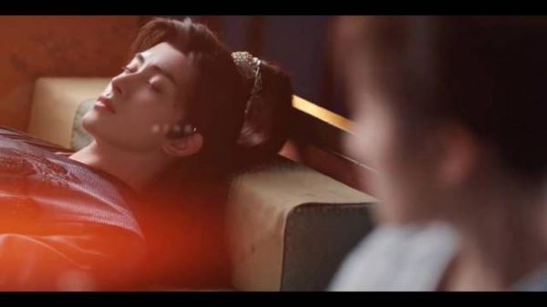 敖瑞鹏私闯李兰迪马车,闺房,还若无其事上床就睡?