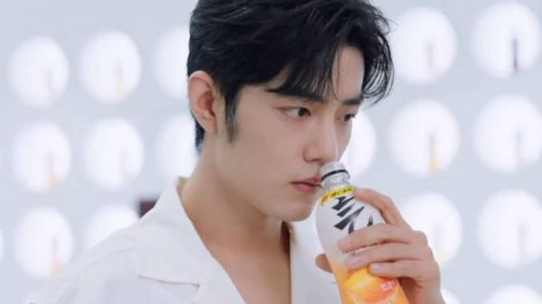 你们能get我的点吗?就他喝水时那小嘴,也太可爱了~xz
