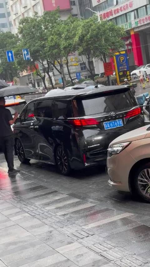 王俊凯身上有种没谈过恋爱的气息