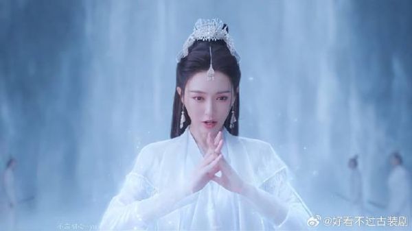 终于开播,她又带着神女造型杀回来了!