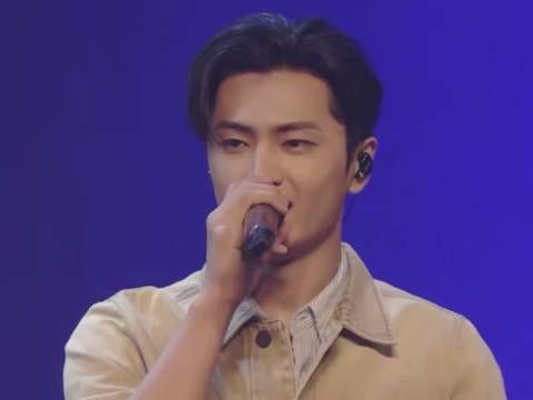 朴综星日四单Showcase精彩片段曝光