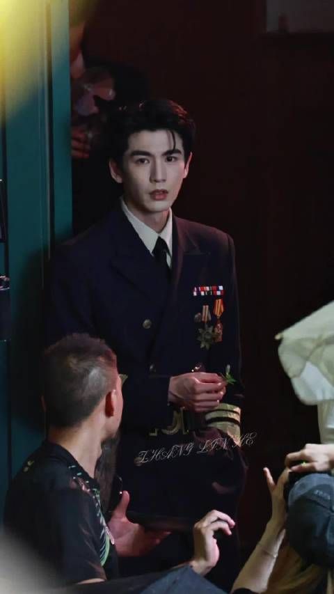 人永远看不破的镜花水月，不过我指间烟云 世间千年，如我一瞬