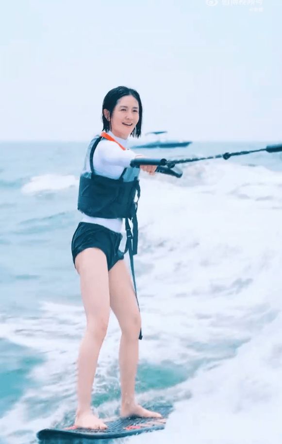 谢娜颜值能打。