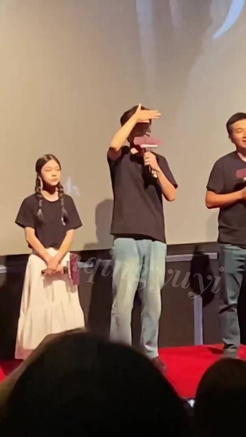 刘昊然南京路演生图曝光,礼貌温柔身形修长