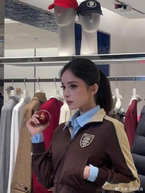 好像精致的洋娃娃,好伟大的一张脸|古力娜扎