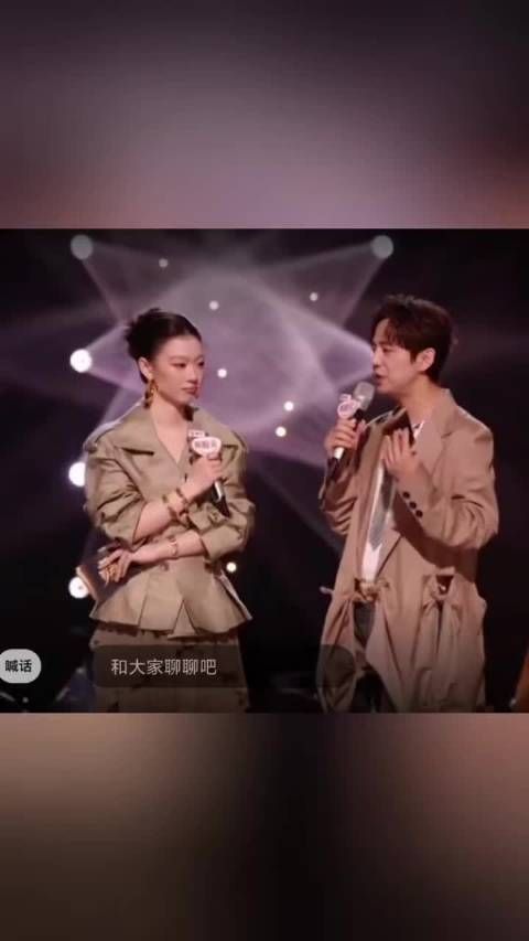 单依纯回应歌手经历称不后悔