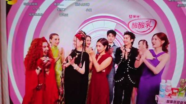 者来女蕾蒂娅教学现场氛围欢乐