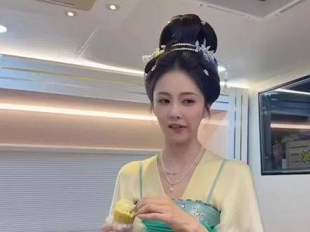 梦妍真是太可爱啦,期待更多精彩美照古装