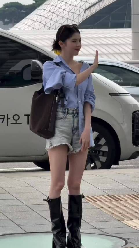 韩素希现身台湾机场引发热议