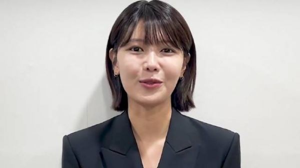 少女时代崔秀英新片韩国上映，出道18周年周边发布