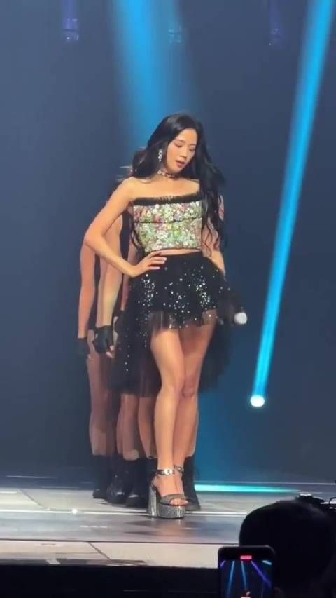 金智秀jisoo~高跟舞蹈直拍+公主裙剧透