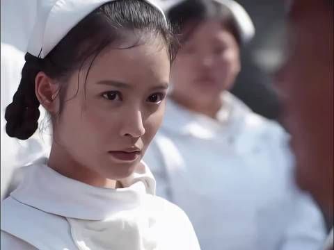 金凤豁出去的那一刻眼神绝了,国仇家恨在这一刻具象化了!