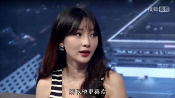 柳岩2016年《恶毒梁欢秀》谈女艺人时代处境