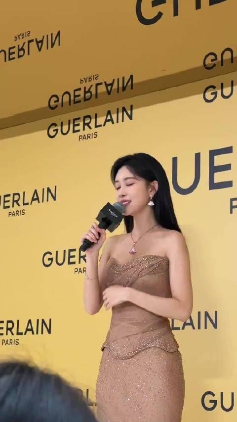 孟姐真的是纯美啊,身材也超级的棒