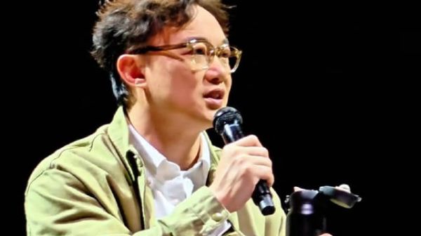 8月5日,陈奕迅在纪录片首映式上称自己在杭州演唱会之后压力太大陷入焦虑症