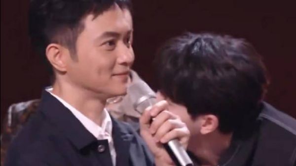 张智霖回复2025还在披荆斩棘，表示人在家里身不由己