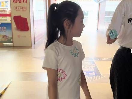董璇女儿小酒窝高舒乔萌照引关注