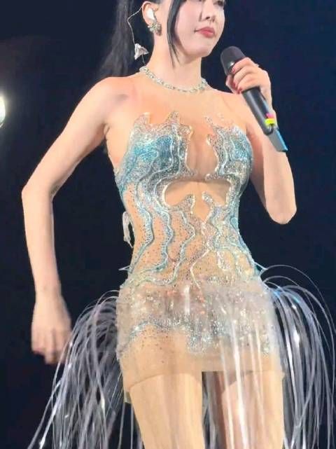 我发现国内近几年的演唱会造型越来越大胆了,这是向欧美看齐吗?