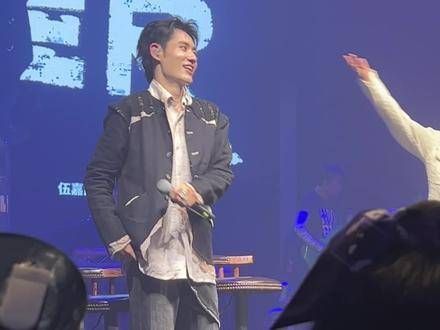 分享一位超级帅哥!大家好,我是仲夜阑,也是彭楚粤!
