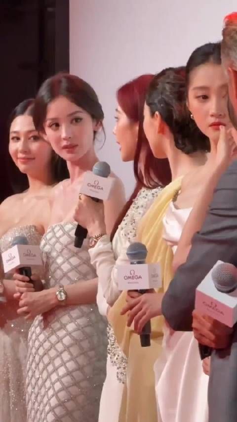 一排女明星的美貌冲击，这眼睛根本看不过来