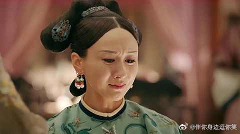 五阿哥中毒,璎珞被扣上谋杀的帽子,璎珞看着她们表演