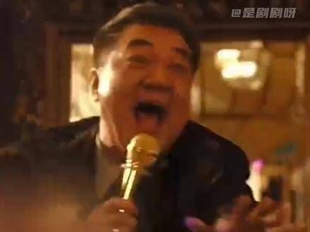 汪小姐与范总挥手告别的场景实在令人心碎,离别的画面让人忍不住落泪