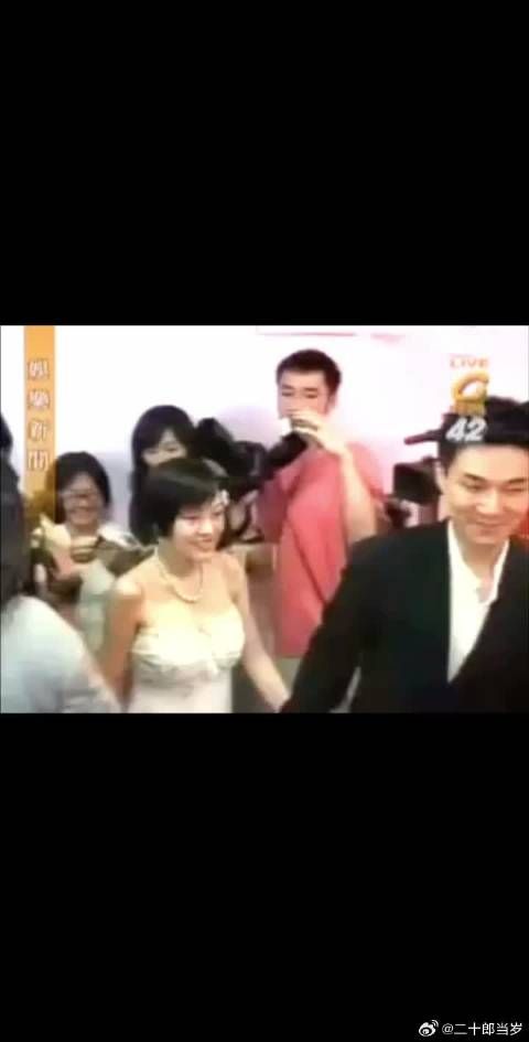 小S婚礼公证家人朋友媒体齐到场祝贺，场面温馨盛大