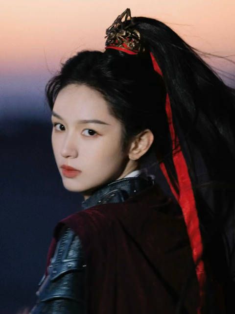 周也女扮男装演少年将军获赞