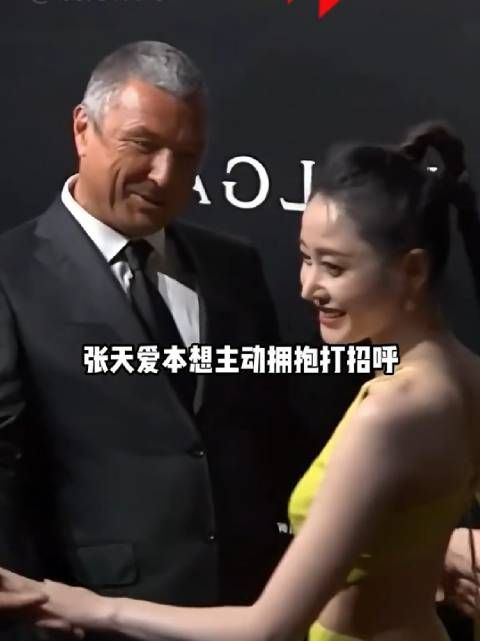 资本抛出橄榄枝，赵露思强忍配合，倪妮主动出击，刘亦菲大大方方
