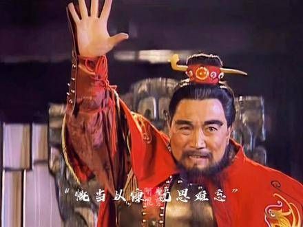 “千年往事流转，魏武挥鞭策马，东临碣石留下不朽篇章”