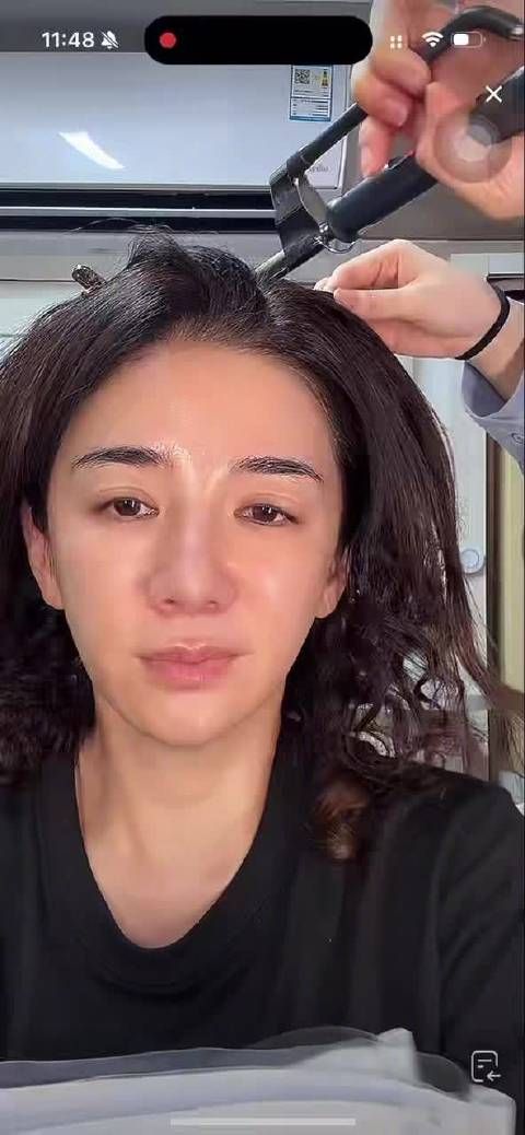 黄奕12岁女儿遭恶意攻击,舆论包容度引关注