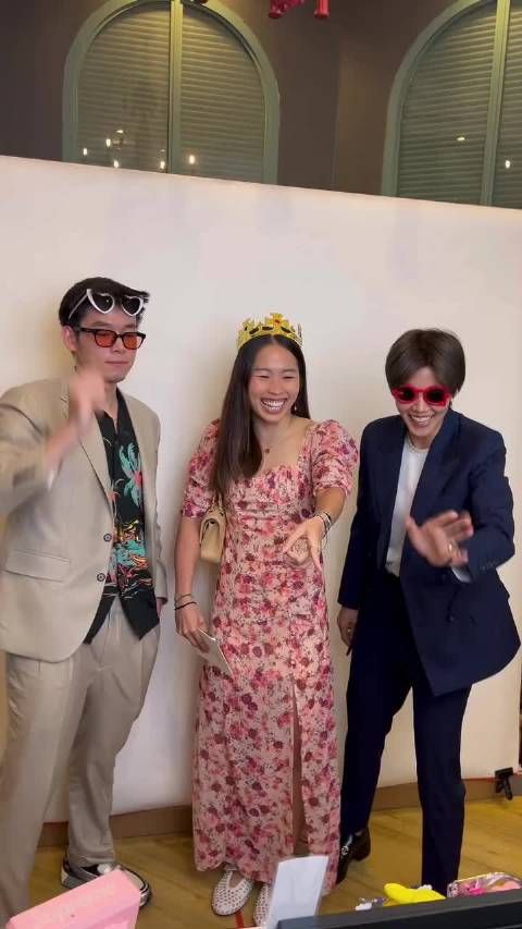 沙西丽&昆拉武特&因达农盛装出席好友婚礼
