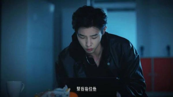 张集骏马小宇主演短剧《双刃》上线,卧底调查无人驾驶汽车致死案