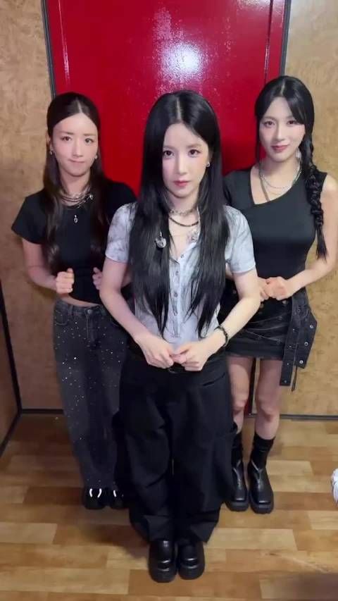 Apink官方更新招新公告视频