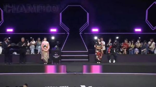 孙颖莎为队友胜利真诚鼓掌获赞