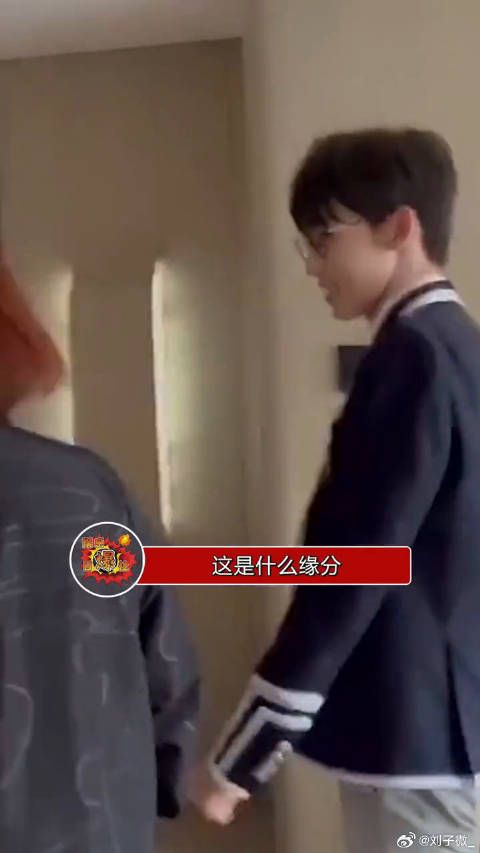 唐九洲扫楼偶遇老板杜华,被赞长高伙食好
