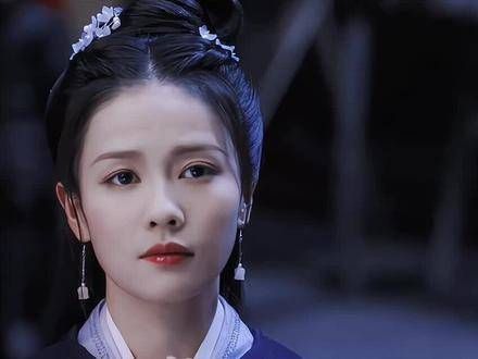 杨邵愿意伸出援手给时宜,归根结底是发自内心地敬重与钦佩