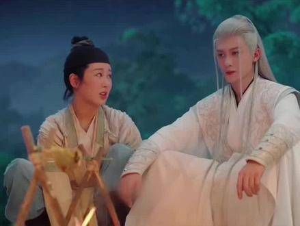 我是水瓶座的夭柳爱好者,九头蛇相柳的九个脑袋究竟是如何“摆放”的?