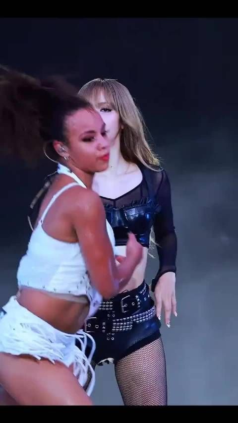 lisa一回韩国就轻轻松松秒了