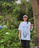 龚琳娜自曝曾几乎瘫痪，腰椎间盘突出不能走路，一条腿完全动不了