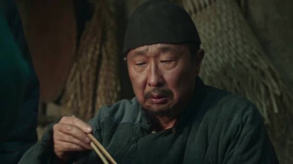 从抠门爹到暖心公爹，封二对绣绣的态度转变太戳人，一家人就是要整整齐齐！