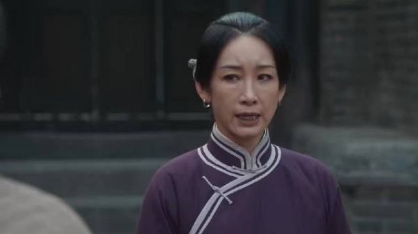 费左氏强势主理婚事，掌掴训子显家主威严