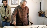 “牡丹花下死”变噩梦！87岁国画大师范曾陷20亿骗局，幕后黑手竟是枕边人？