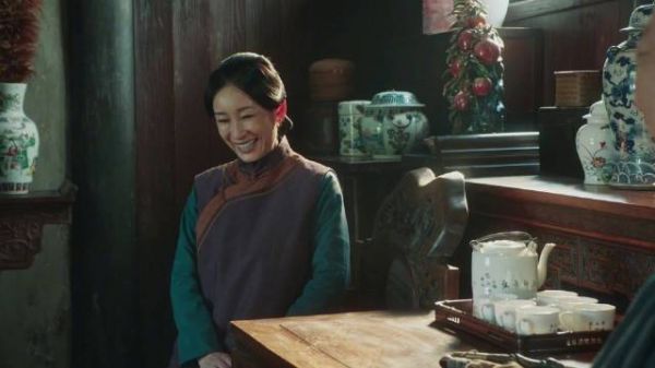 年代剧《生万物》热播,宁封两家斗嘴引观众欢笑
