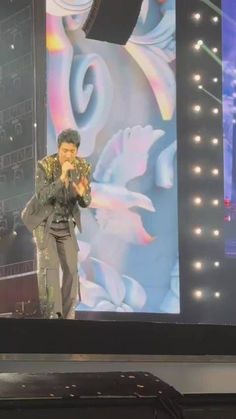 姚彦许昕现身王力宏演唱会合唱嗨翻全场