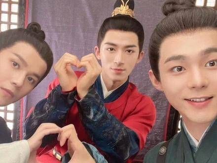 文纪不是非要给他俩写死吧