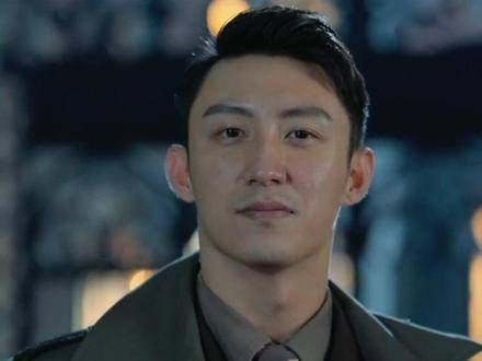 读懂她情绪中的低落,暖心地护送她归家,怀揣相同信念的人终将携手同行