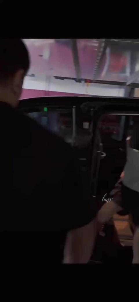 华晨宇彩排生图曝光，舞台能量感十足