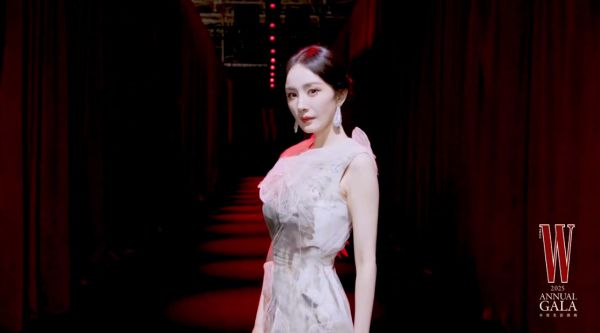 杨幂W盛典红毯 第二套高定造型也好美啊